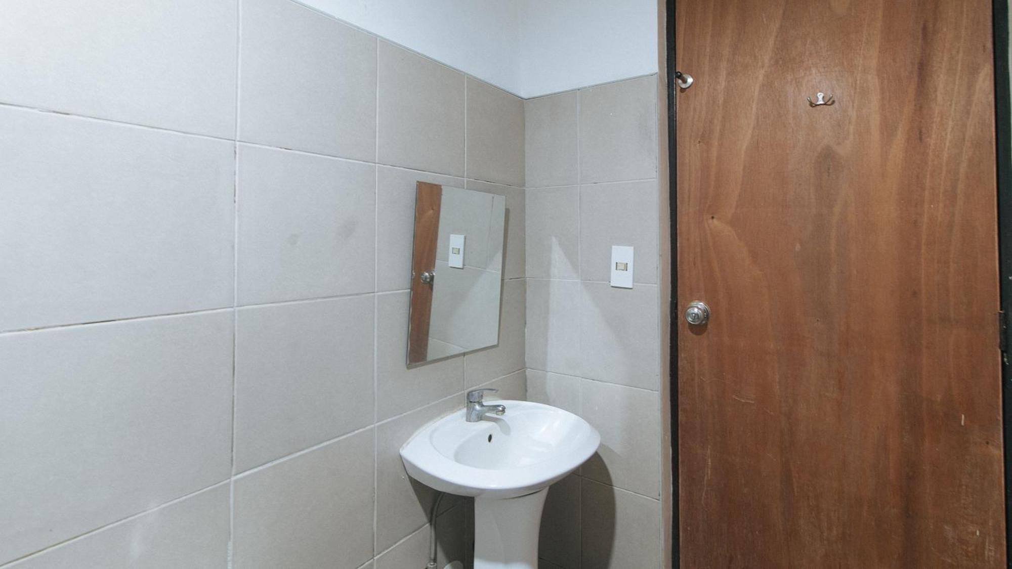 Reddoorz Near Sm City Muntinlupa San Pedro  Экстерьер фото