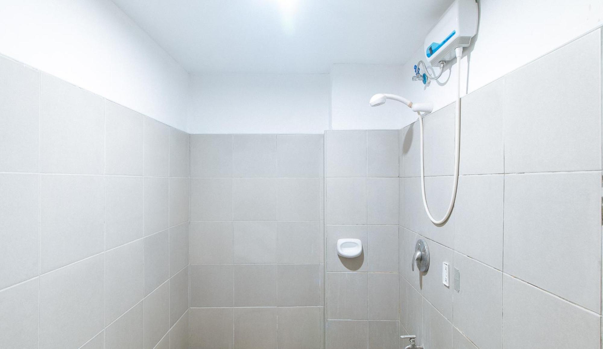 Reddoorz Near Sm City Muntinlupa San Pedro  Экстерьер фото